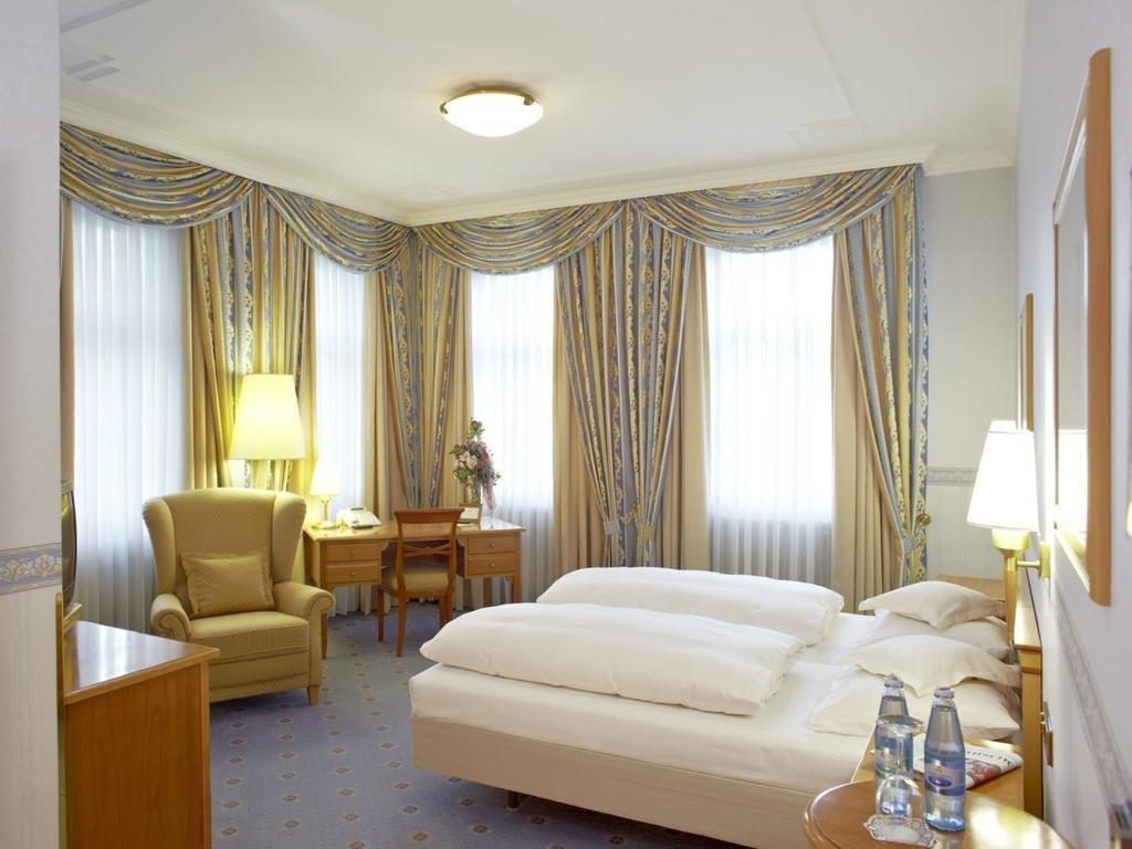 Allee Hotel Нойштадт-ан-дер-Айш Екстер'єр фото