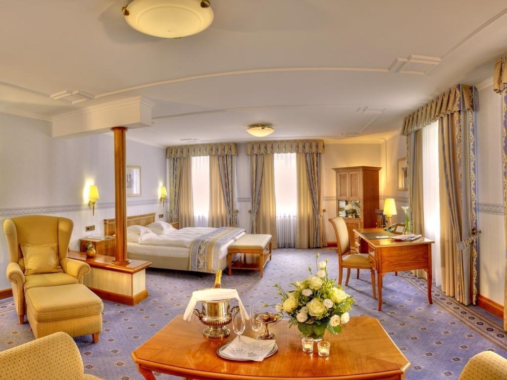 Allee Hotel Нойштадт-ан-дер-Айш Екстер'єр фото