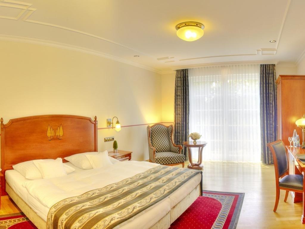 Allee Hotel Нойштадт-ан-дер-Айш Екстер'єр фото