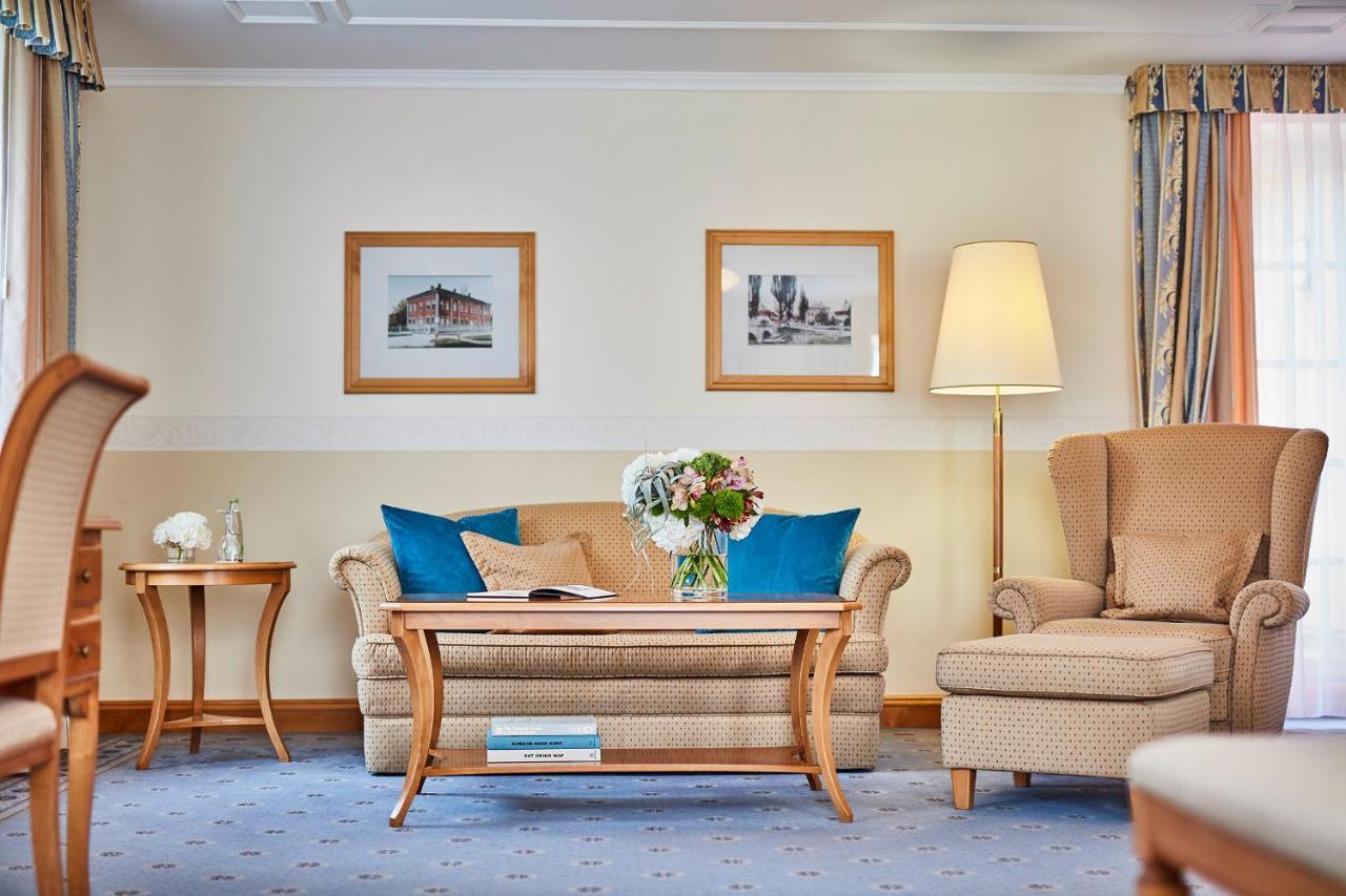 Allee Hotel Нойштадт-ан-дер-Айш Екстер'єр фото